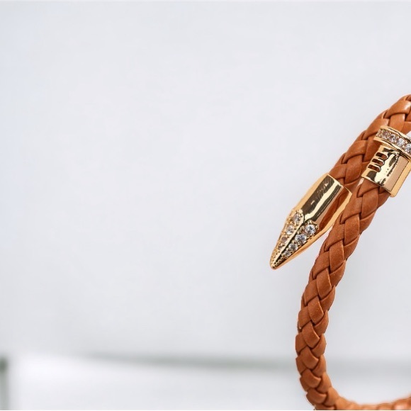 faux leather braid cuff bracelet-brown - Picture 2 of 2